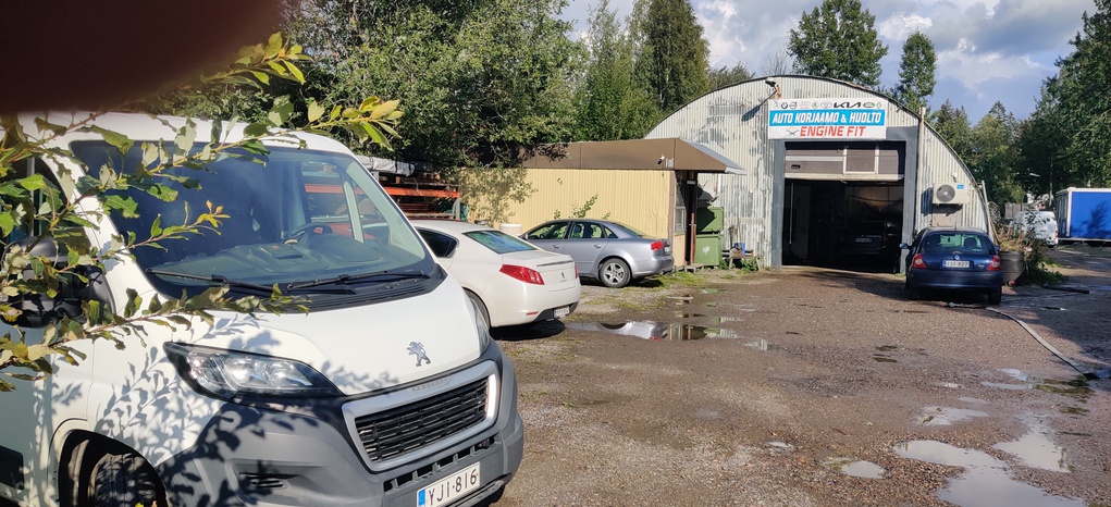 Kuva autohuoltoliikkeestä Enginefit Autokorjaamo helsinki